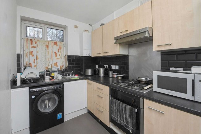 Flat 1 Selhurst New Court, Selhurst New Road, Norwood, London SE25 5PT 8