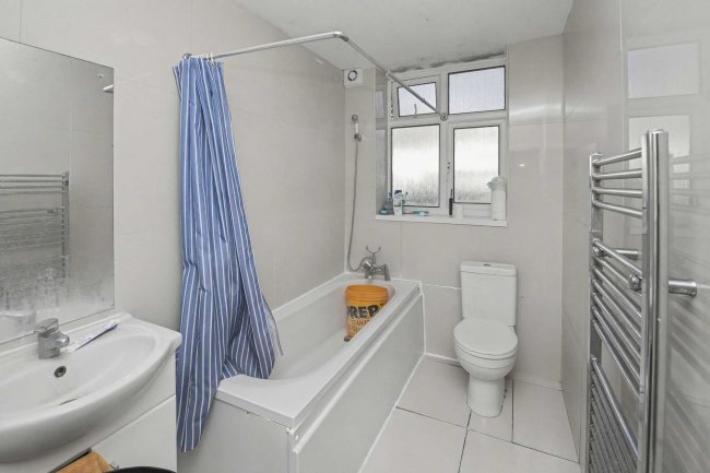 Flat 1 Selhurst New Court, Selhurst New Road, Norwood, London SE25 5PT 8