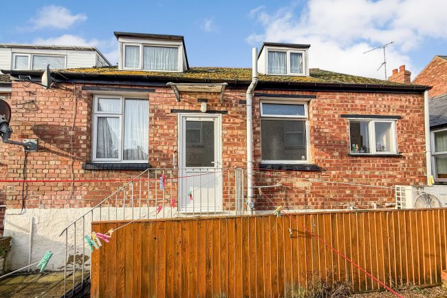 109-111 Drummond Road, Skegness PE25 3EP 5