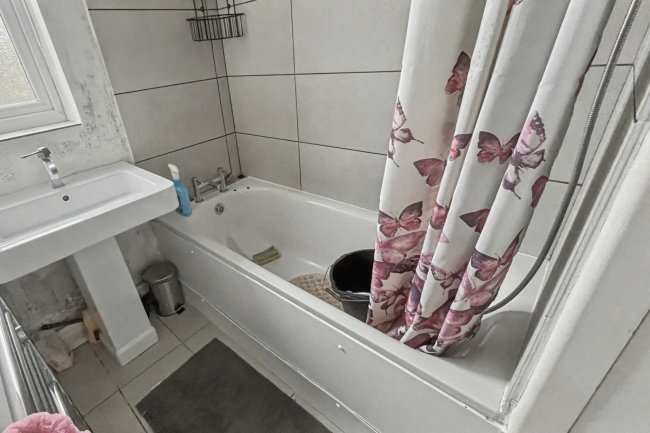 7 Sedgeway, Catford, London, SE6 1JR 4