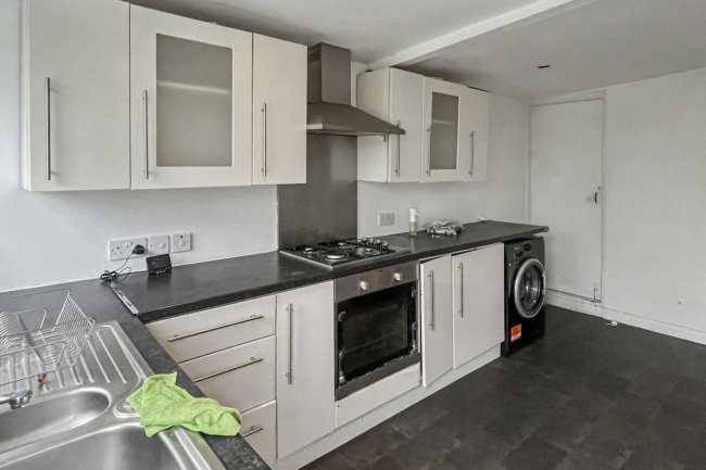 7 Sedgeway, Catford, London, SE6 1JR 4