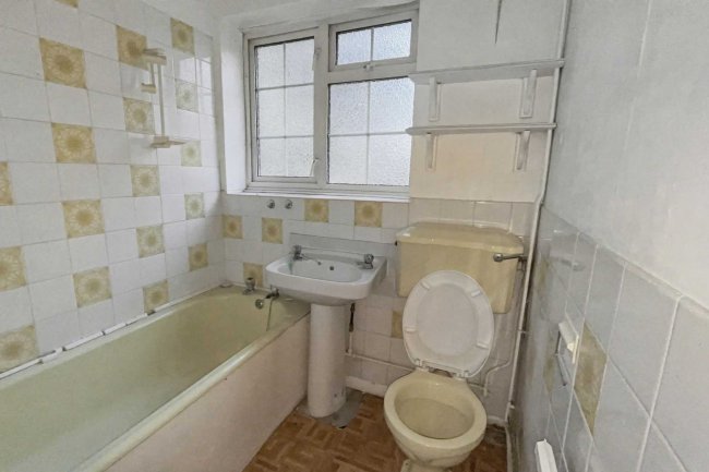 18 Melanie Close, Bexleyheath, DA7 5JH 3