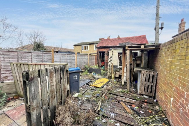 2 Edmund Road, Mitcham, Surrey, CR4 3AR 4