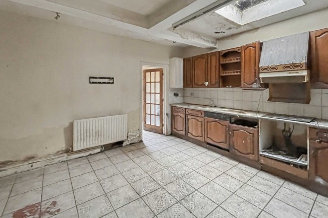 2 Edmund Road, Mitcham, Surrey, CR4 3AR 4