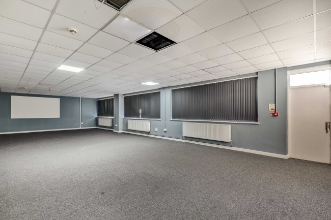 Rotherham 125, Rotherham Road, Hellaby, Rotherham S66 8EL 6