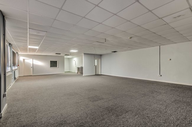 Rotherham 125, Rotherham Road, Hellaby, Rotherham S66 8EL 6