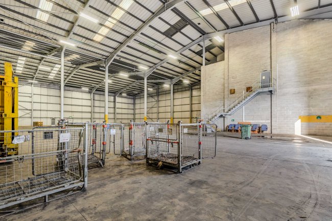 Rotherham 125, Rotherham Road, Hellaby, Rotherham S66 8EL 6