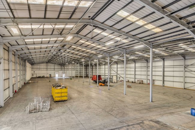 Rotherham 125, Rotherham Road, Hellaby, Rotherham S66 8EL 6