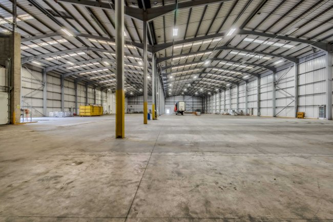 Rotherham 125, Rotherham Road, Hellaby, Rotherham S66 8EL 6