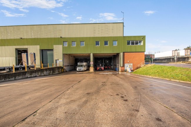 Rotherham 125, Rotherham Road, Hellaby, Rotherham S66 8EL 6