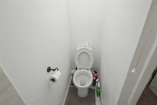 28a Goresbrook Road, Dagenham, Essex, RM9 6UR 3