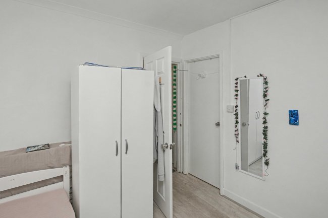 28a Goresbrook Road, Dagenham, Essex, RM9 6UR 3