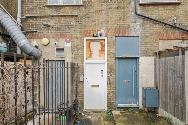 28a Goresbrook Road, Dagenham, Essex, RM9 6UR 3