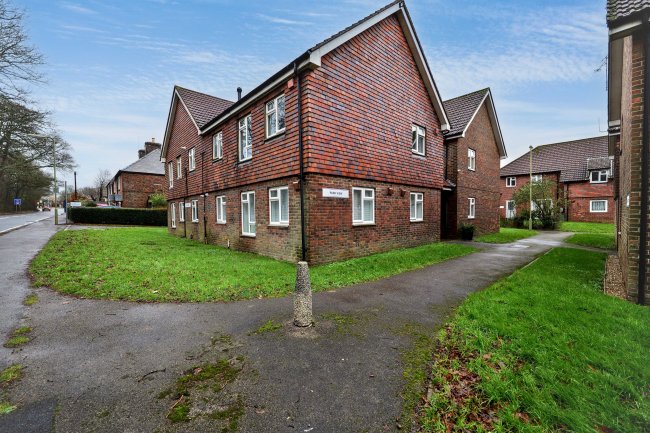 Flat 1 Park View, Durrants Road, Rowlands Castle, PO9 6BE 5