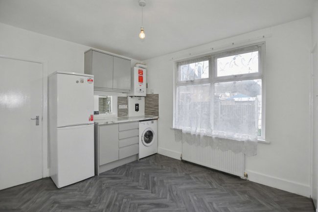 224 Prince Regent Lane, Plaistow, London E13 8SE 6