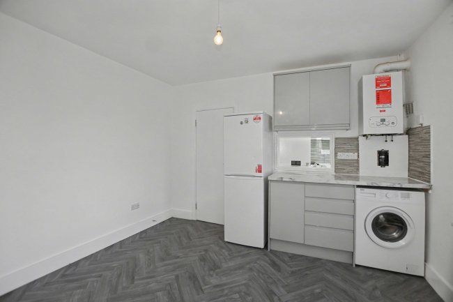 224 Prince Regent Lane, Plaistow, London E13 8SE 6