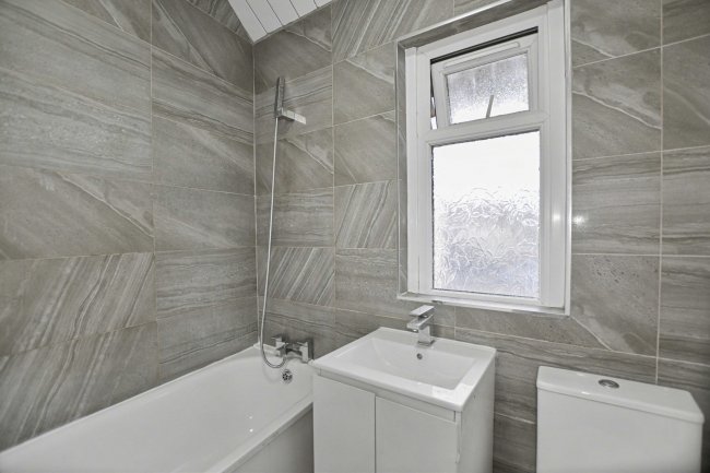 224 Prince Regent Lane, Plaistow, London E13 8SE 6