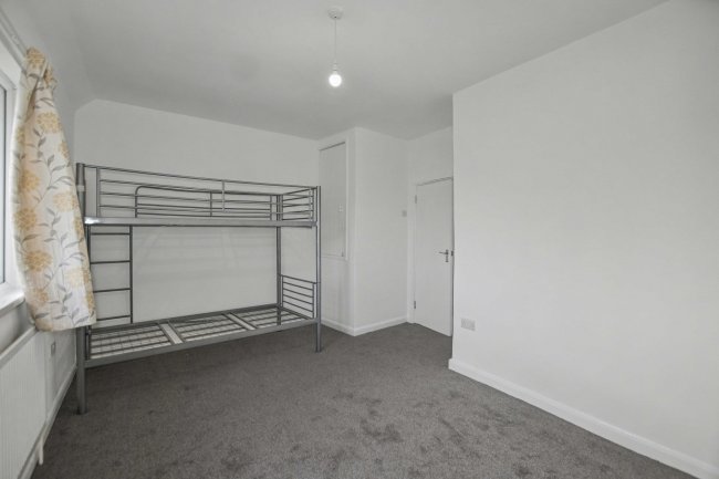 224 Prince Regent Lane, Plaistow, London E13 8SE 6