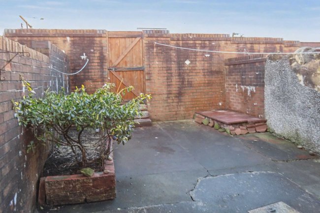 116 Johnston Street, Blackburn, Lancashire, BB2 1HY 1