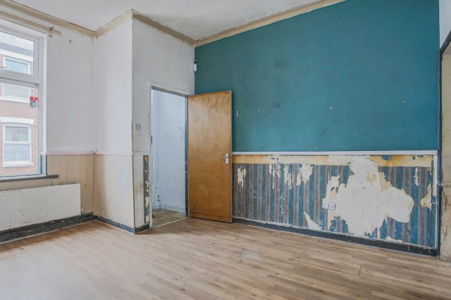 25 Lockhart Road, Preston, Lancashire, PR1 6BT 5