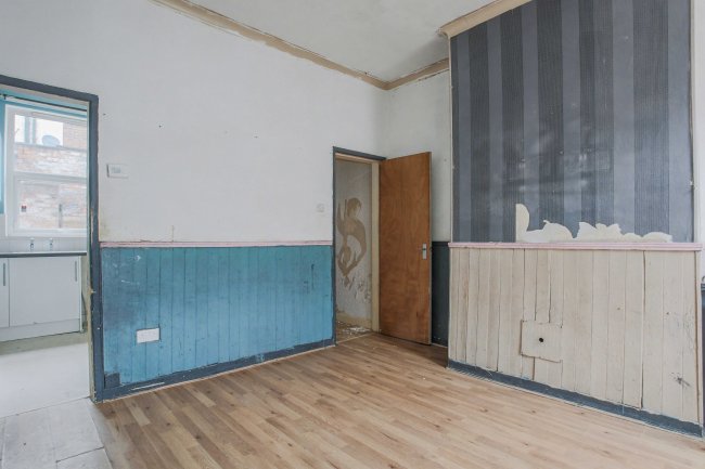 25 Lockhart Road, Preston, Lancashire, PR1 6BT 5