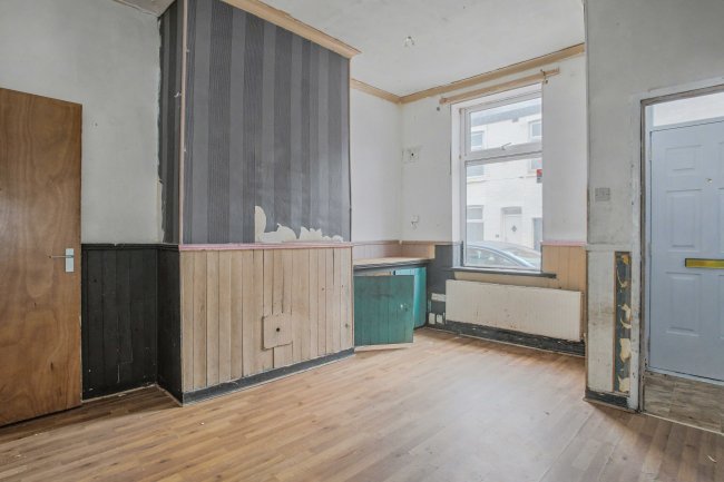 25 Lockhart Road, Preston, Lancashire, PR1 6BT 5