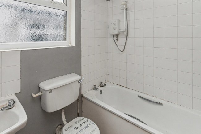 35 Eaves Street, Blackpool, Lancashire, FY1 2NH 4