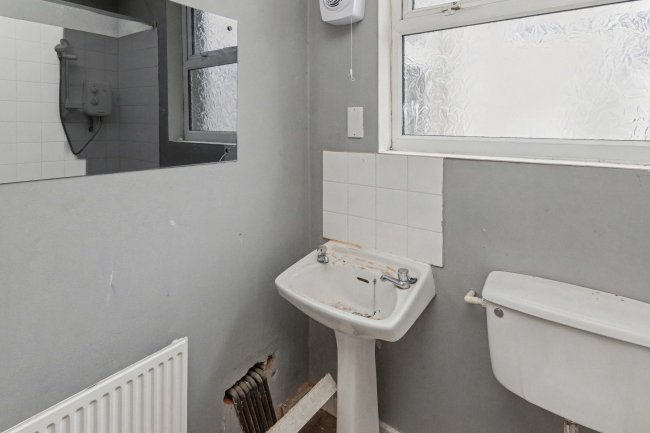 35 Eaves Street, Blackpool, Lancashire, FY1 2NH 4