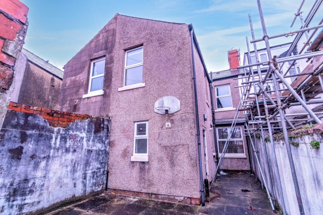 35 Eaves Street, Blackpool, Lancashire, FY1 2NH 4