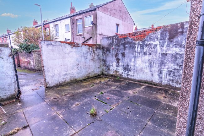 35 Eaves Street, Blackpool, Lancashire, FY1 2NH 4