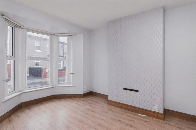 35 Eaves Street, Blackpool, Lancashire, FY1 2NH 4