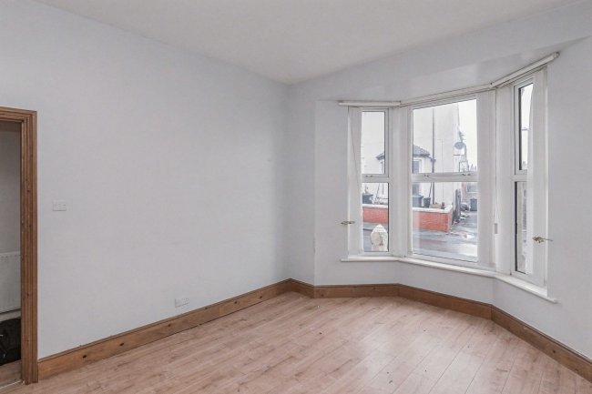 35 Eaves Street, Blackpool, Lancashire, FY1 2NH 4