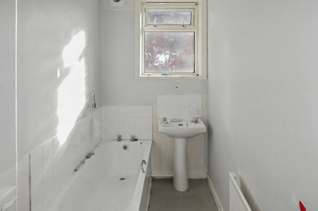 12 Devonport Road, Blackburn, Lancashire, BB2 1EJ 10