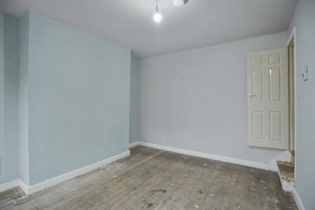 61 Bayswater Row, Leeds, West Yorkshire, LS8 5LF 6