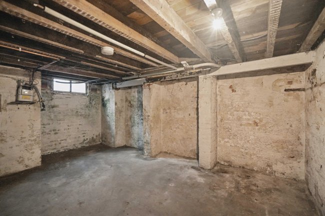 61 Bayswater Row, Leeds, West Yorkshire, LS8 5LF 6