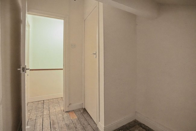 61 Bayswater Row, Leeds, West Yorkshire, LS8 5LF 6