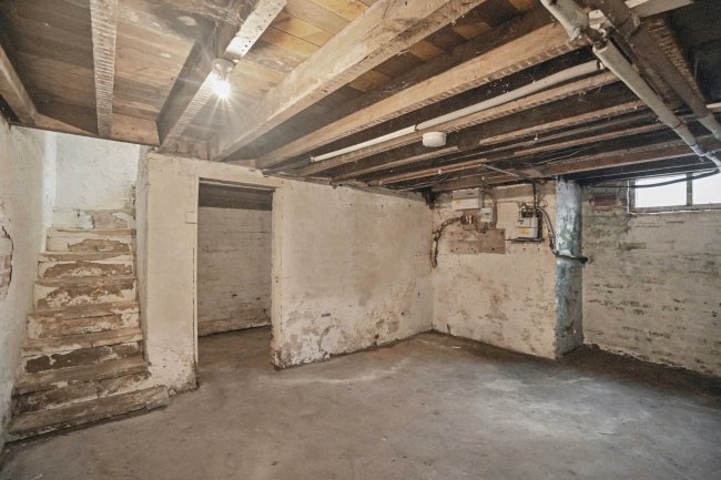 61 Bayswater Row, Leeds, West Yorkshire, LS8 5LF 6