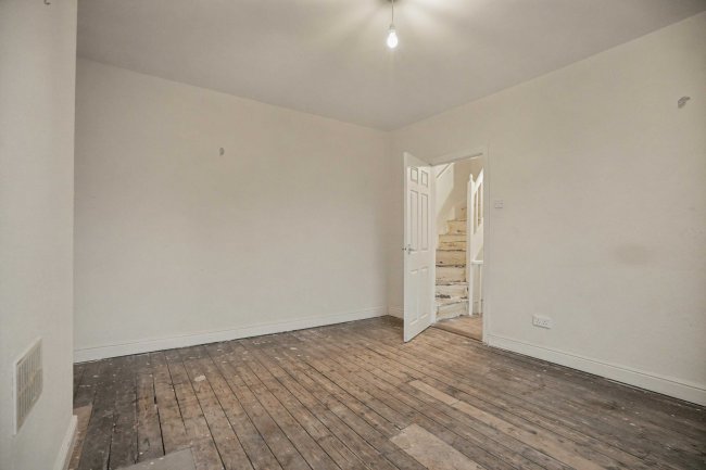 61 Bayswater Row, Leeds, West Yorkshire, LS8 5LF 6