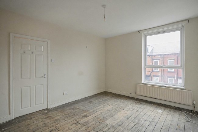 61 Bayswater Row, Leeds, West Yorkshire, LS8 5LF 6