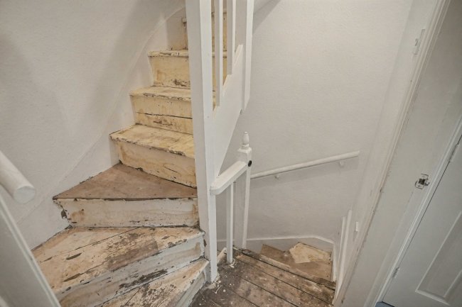 61 Bayswater Row, Leeds, West Yorkshire, LS8 5LF 6