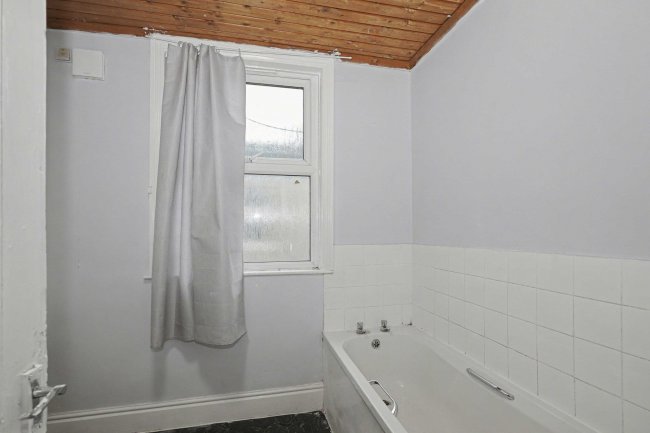 19 Albany Street, Hull, East Yorkshire, HU3 1PJ 4