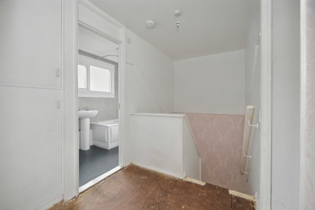 37 St Aidans Place, Norfolk Park, Sheffield, South Yorkshire, S2 2NE 2