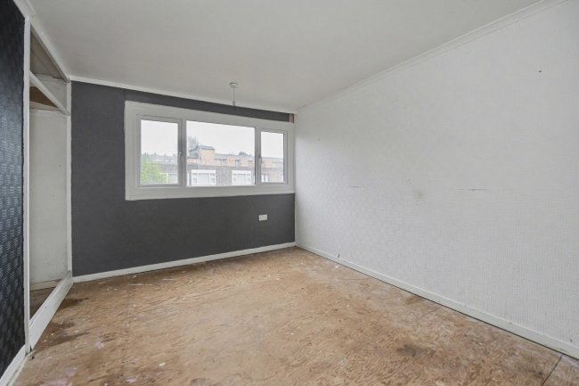 37 St Aidans Place, Norfolk Park, Sheffield, South Yorkshire, S2 2NE 2