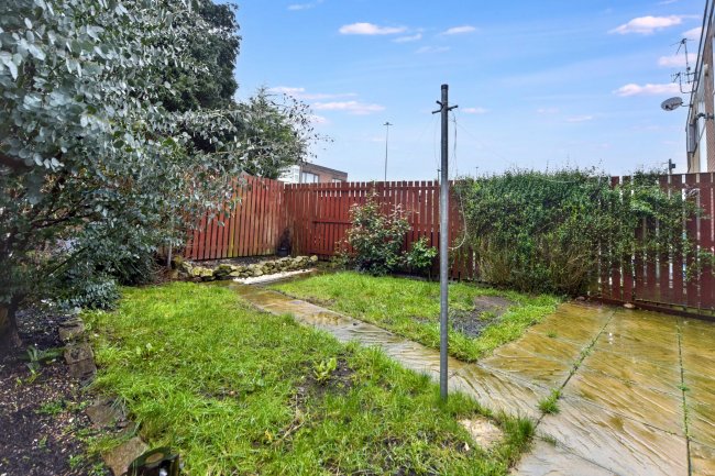 37 St Aidans Place, Norfolk Park, Sheffield, South Yorkshire, S2 2NE 2