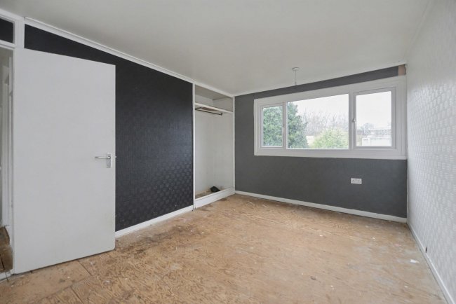 37 St Aidans Place, Norfolk Park, Sheffield, South Yorkshire, S2 2NE 2