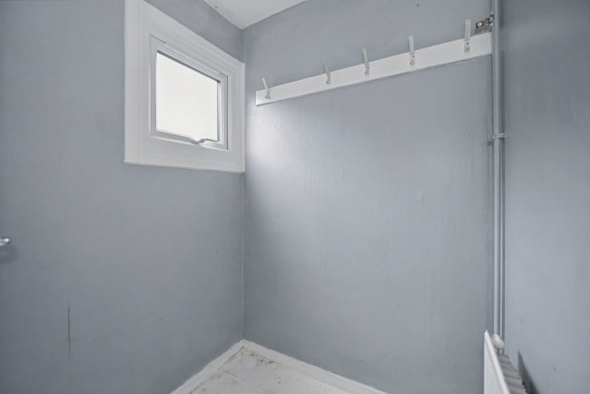 37 St Aidans Place, Norfolk Park, Sheffield, South Yorkshire, S2 2NE 2