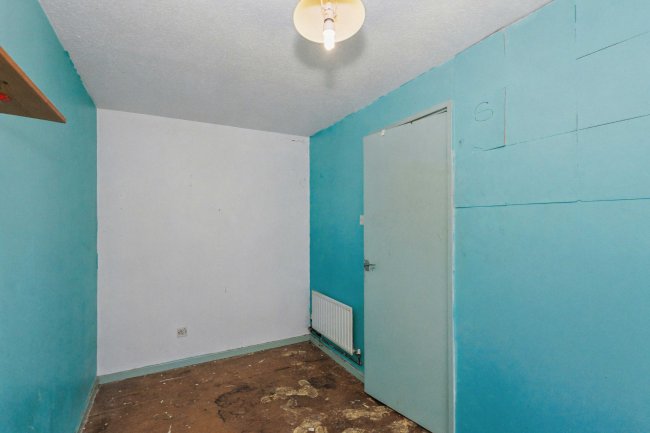 27 Owen Close, Wellingborough, Northamptonshire, NN8 3LW 8