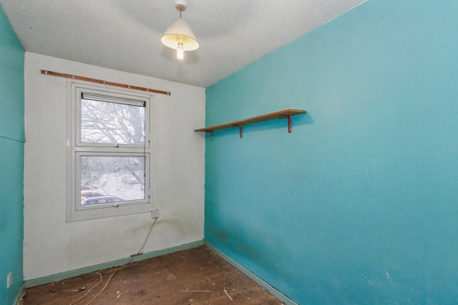 27 Owen Close, Wellingborough, Northamptonshire, NN8 3LW 8