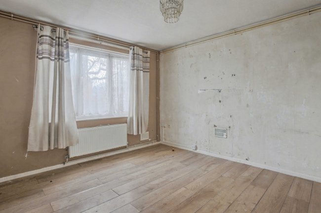 7 Fell View, Chorley, Lancashire, PR6 0NT 9