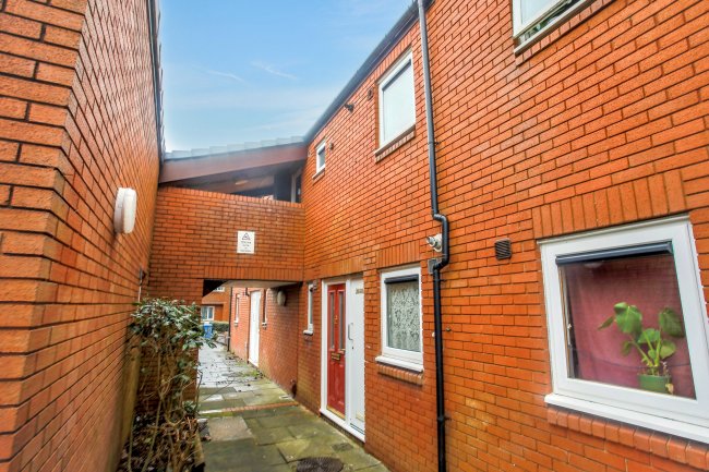 7 Fell View, Chorley, Lancashire, PR6 0NT 9